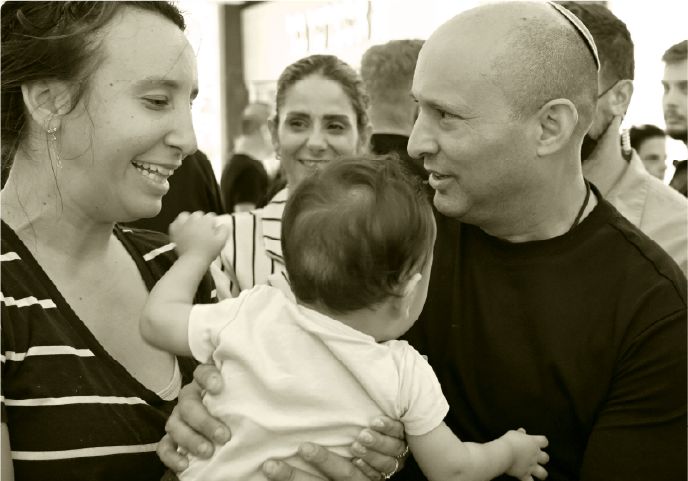 נפתלי בנט פוגש את נציג הגיל הרך